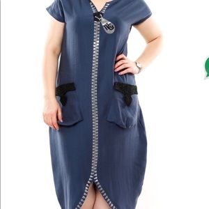 Elegant dress for curvy women with a zipper